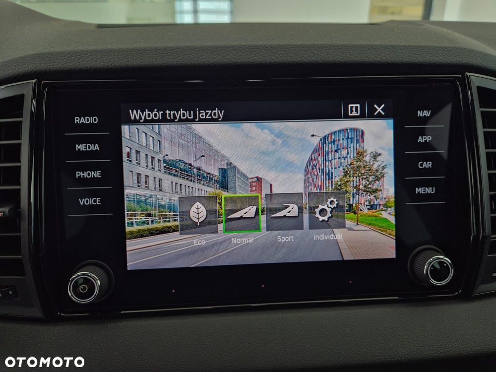 Skoda Karoq 1.5 TSI ACT Sportline DSG - 24