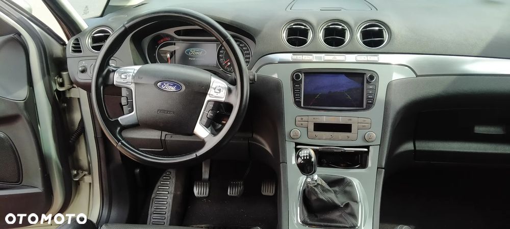 Ford S-Max - 9