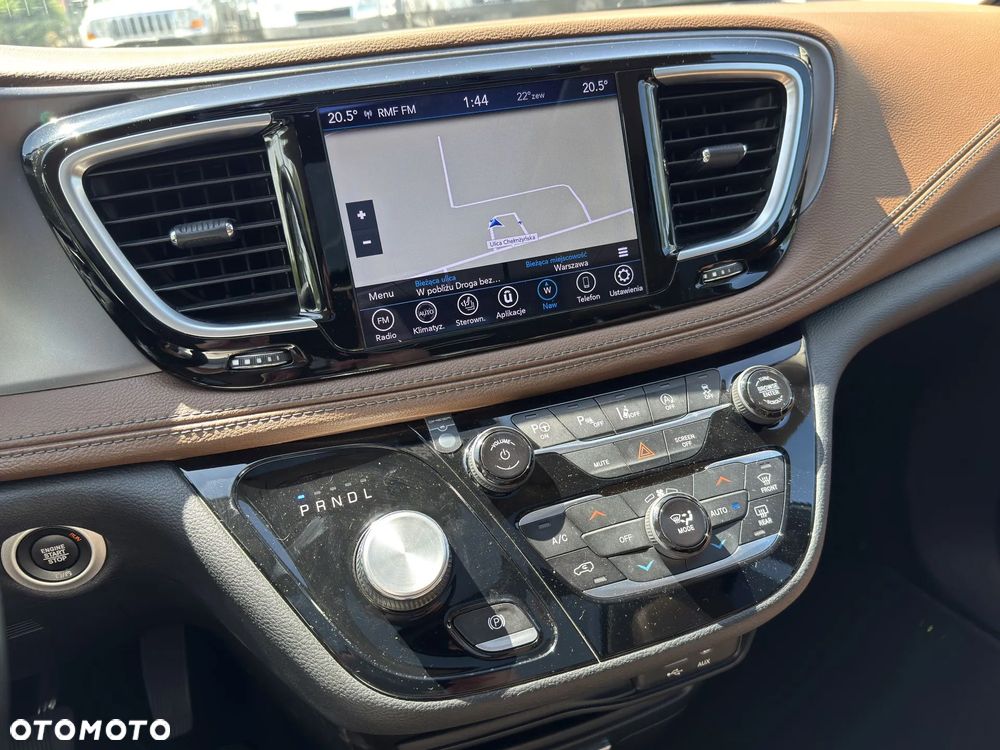 Chrysler Pacifica - 28