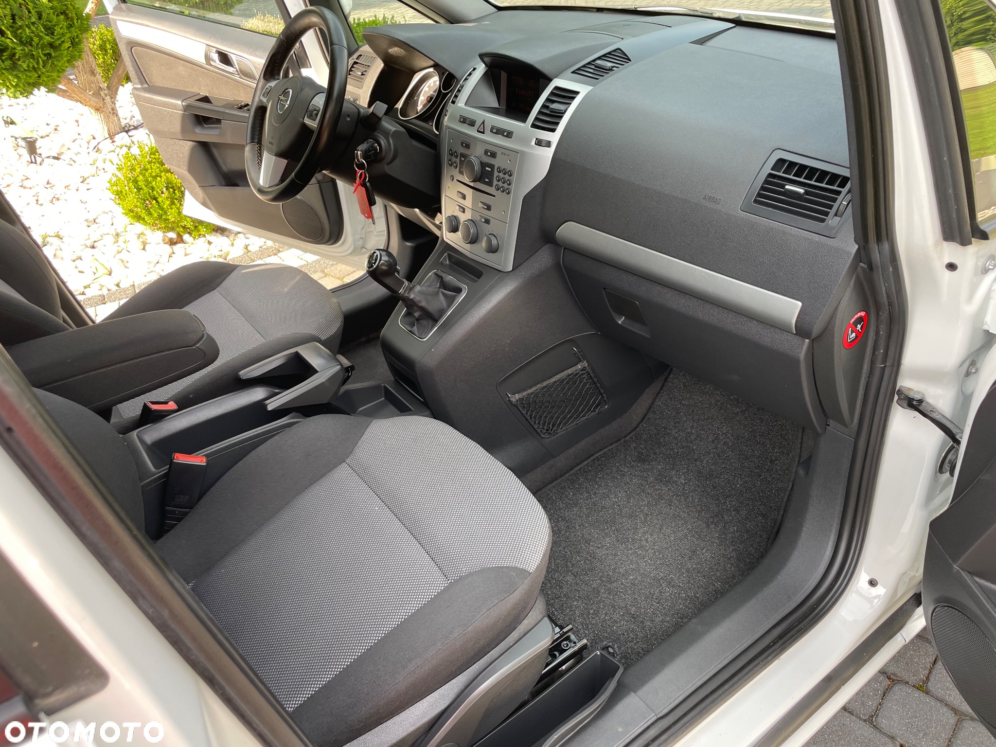 Opel Zafira 1.8 Innovation - 33