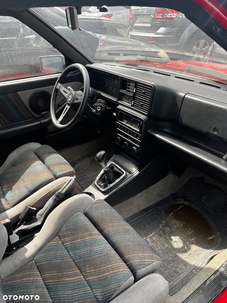 Lancia Delta 1600 HF Turbo - 11