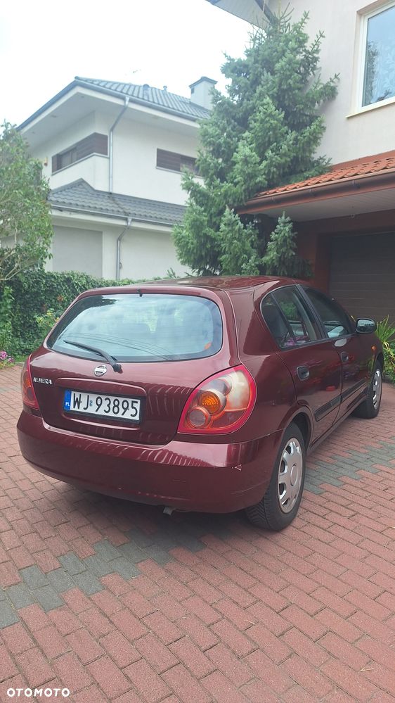 Nissan Almera - 4