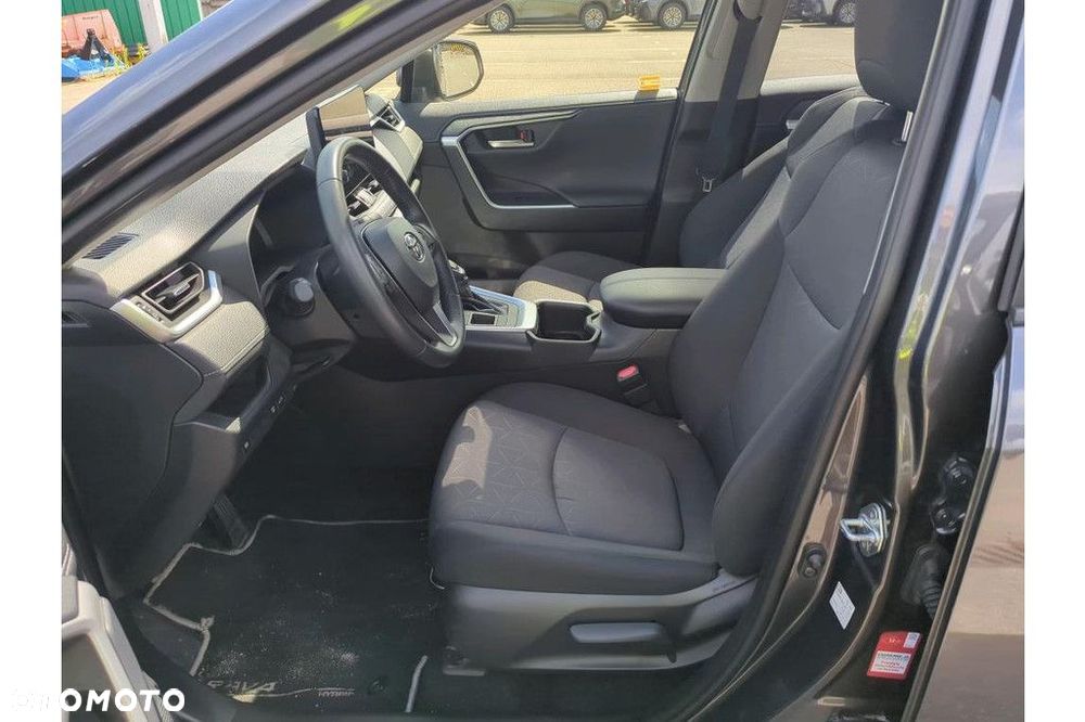 Toyota RAV4 - 6