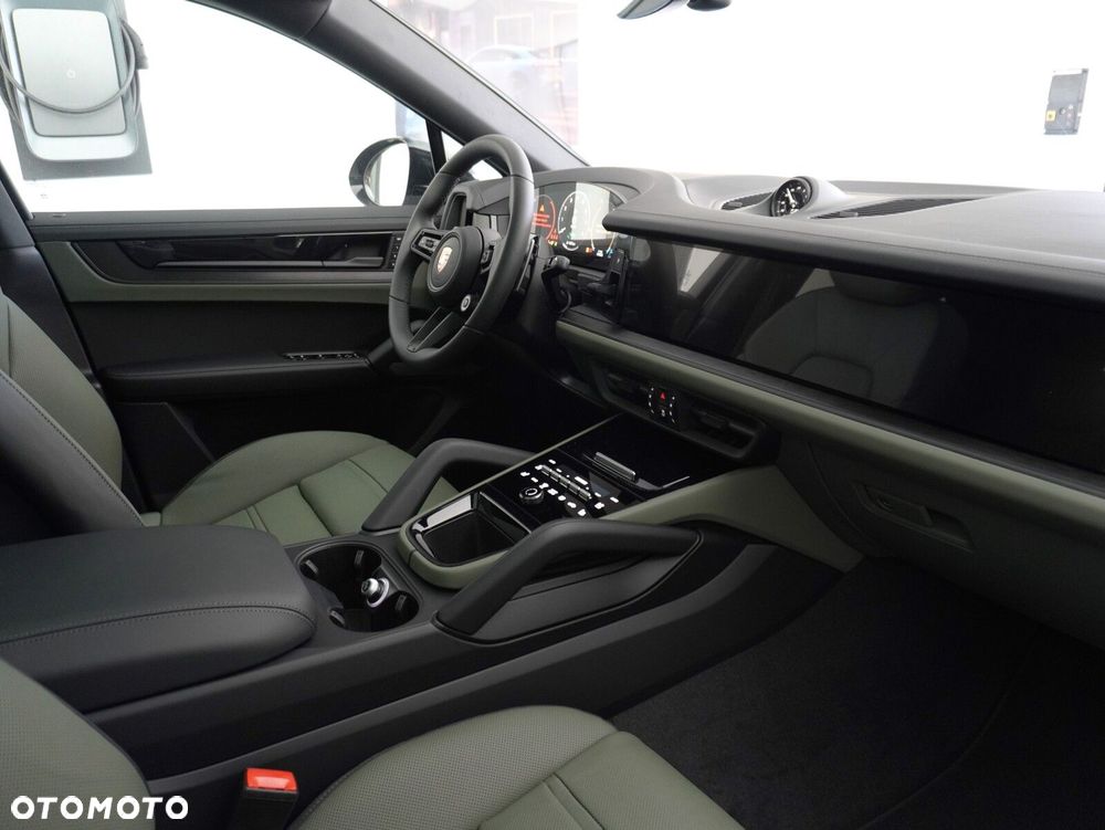 Porsche Cayenne E-Hybrid PHEV Black Edition - 32
