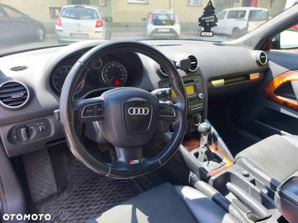 Audi A3 3-drzwiowe 2.0 FSI Ambition - 5