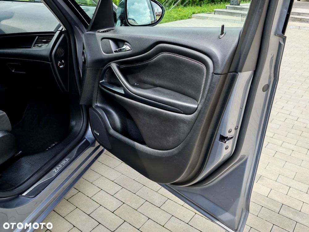 Opel Zafira 2.0 CDTI Cosmo S&S - 28