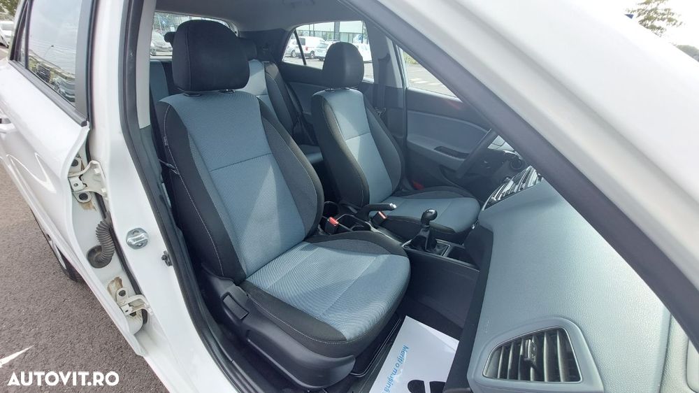 Hyundai i20 - 13