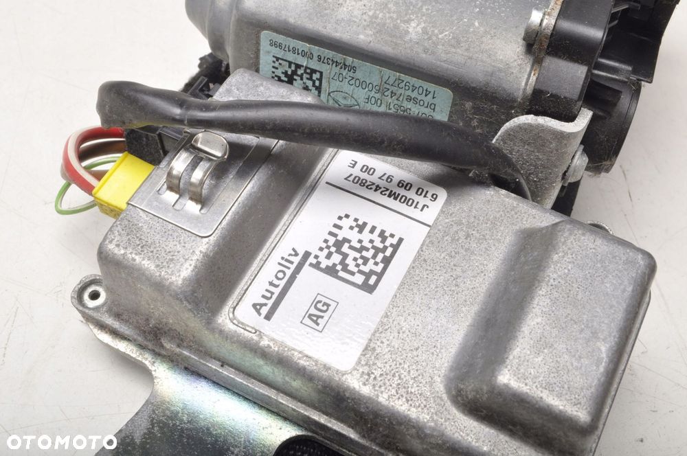 MERCEDES W204 PAS BEZPIECZEŃSTWA PRAWY PRZÓD - 3