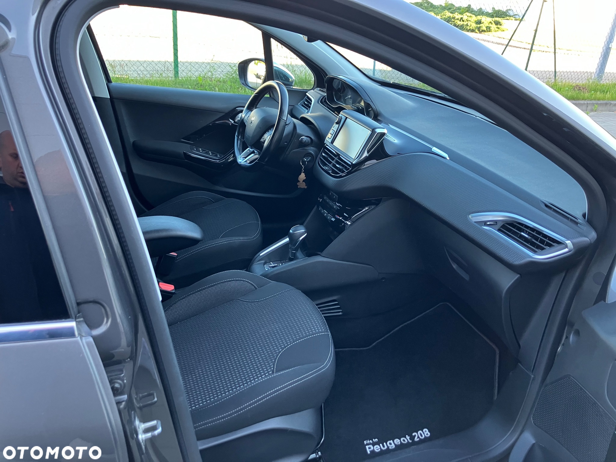 Peugeot 208 1.2 PureTech Allure S&S EAT6 - 12
