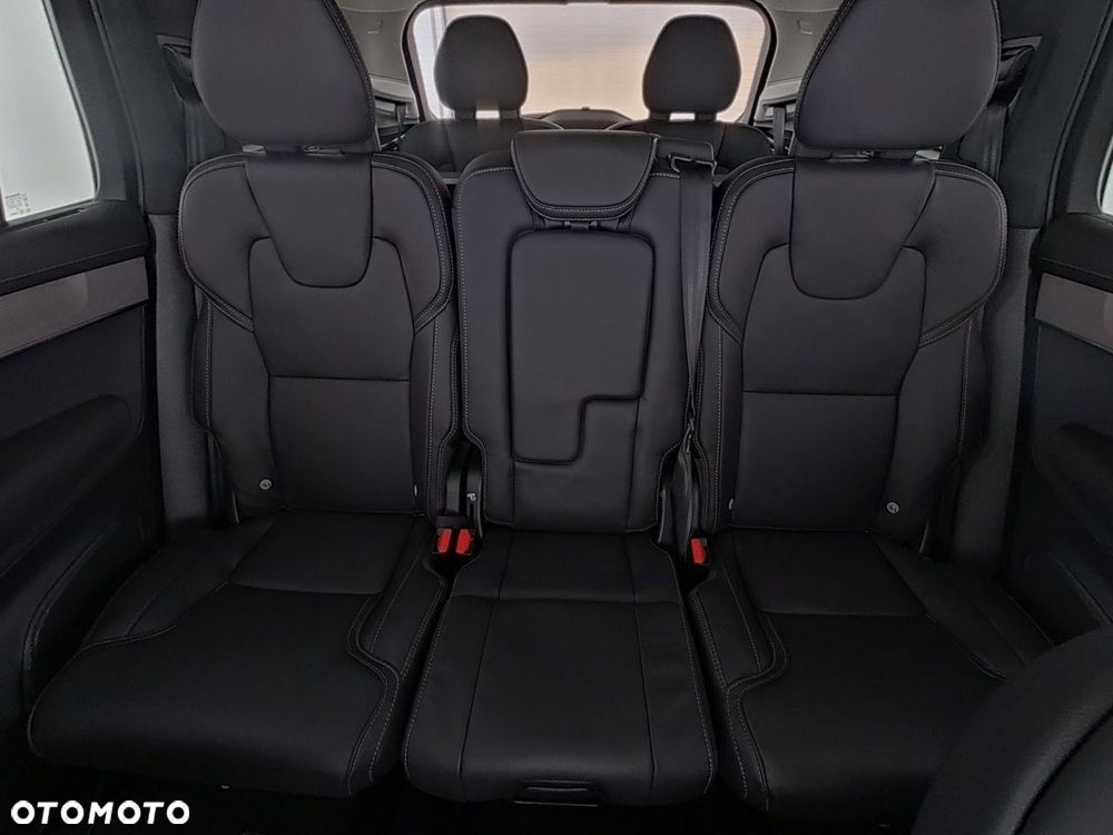 Volvo XC 90 T8 AWD Plug-In Hybrid Ultra Dark 7os - 13