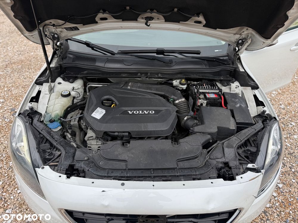Volvo V40 T4 R-Design Summum - 14