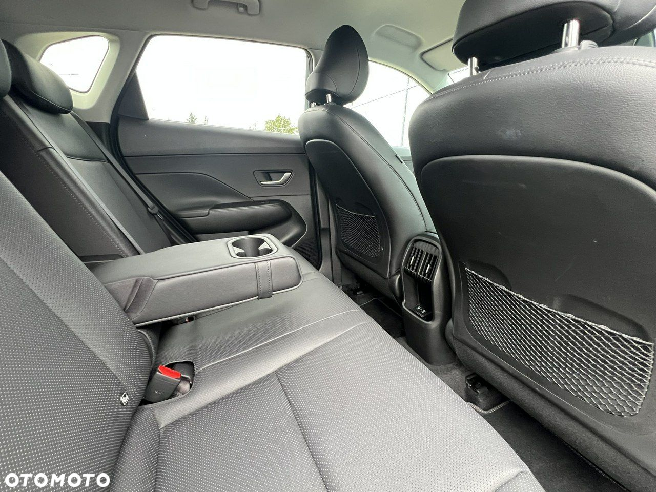 Hyundai Kona - 12