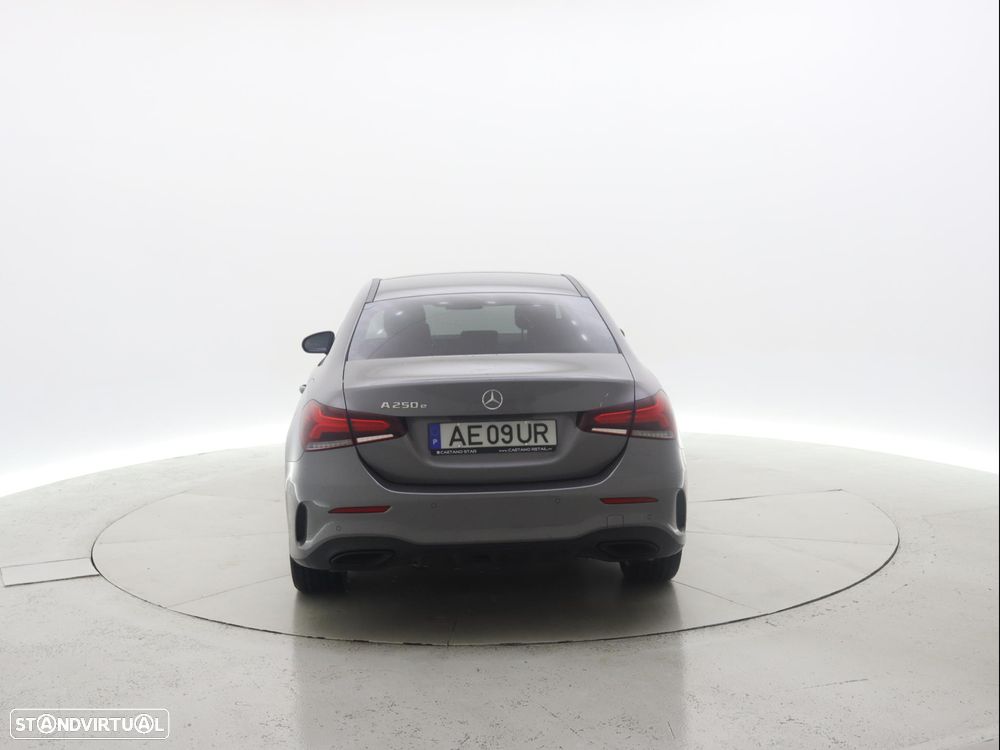Mercedes-Benz A 250 e AMG Line - 5