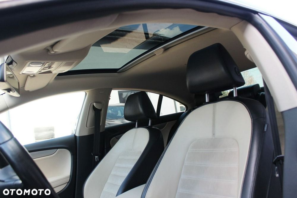 Volkswagen Passat CC - 8