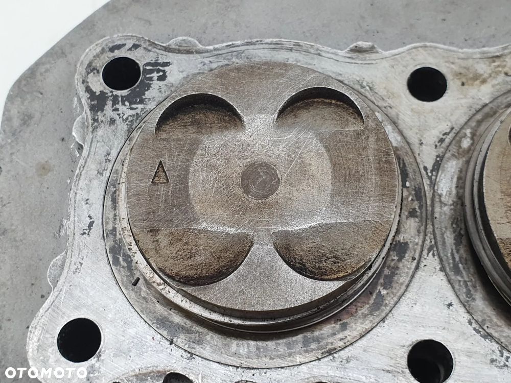 SUZUKI GSX 550 82-88 CYLINDER CYLINDRY BLOK + TŁOKI - 10