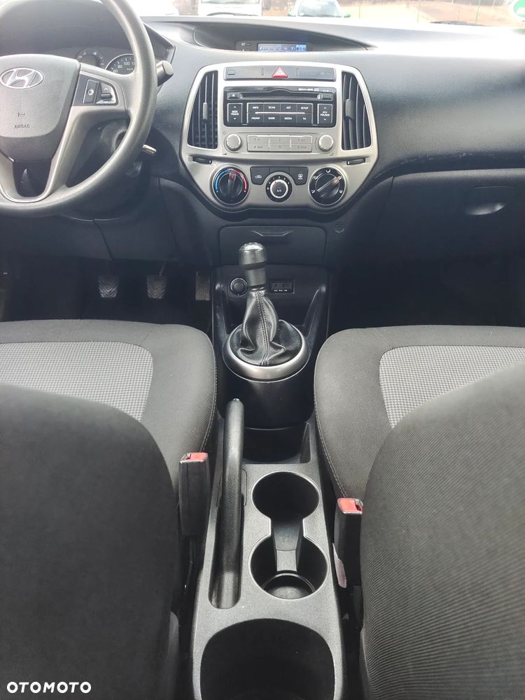 Hyundai i20 - 20