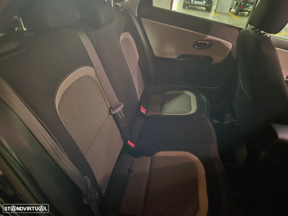 Kia Ceed SW 1.6 CRDi Prime - 37