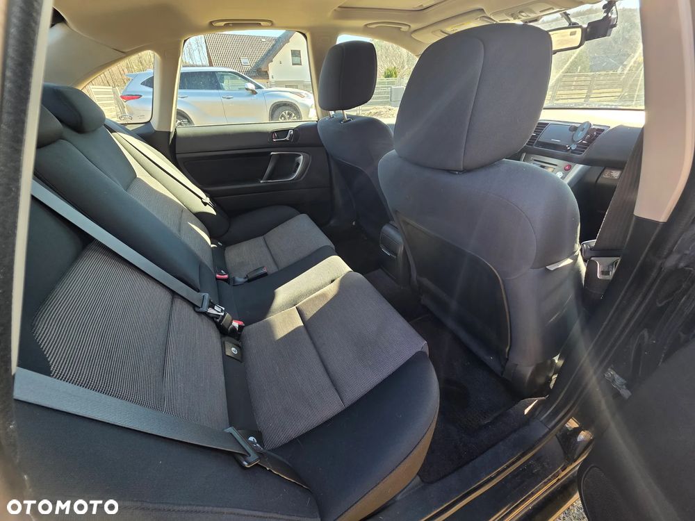 Subaru Legacy - 8