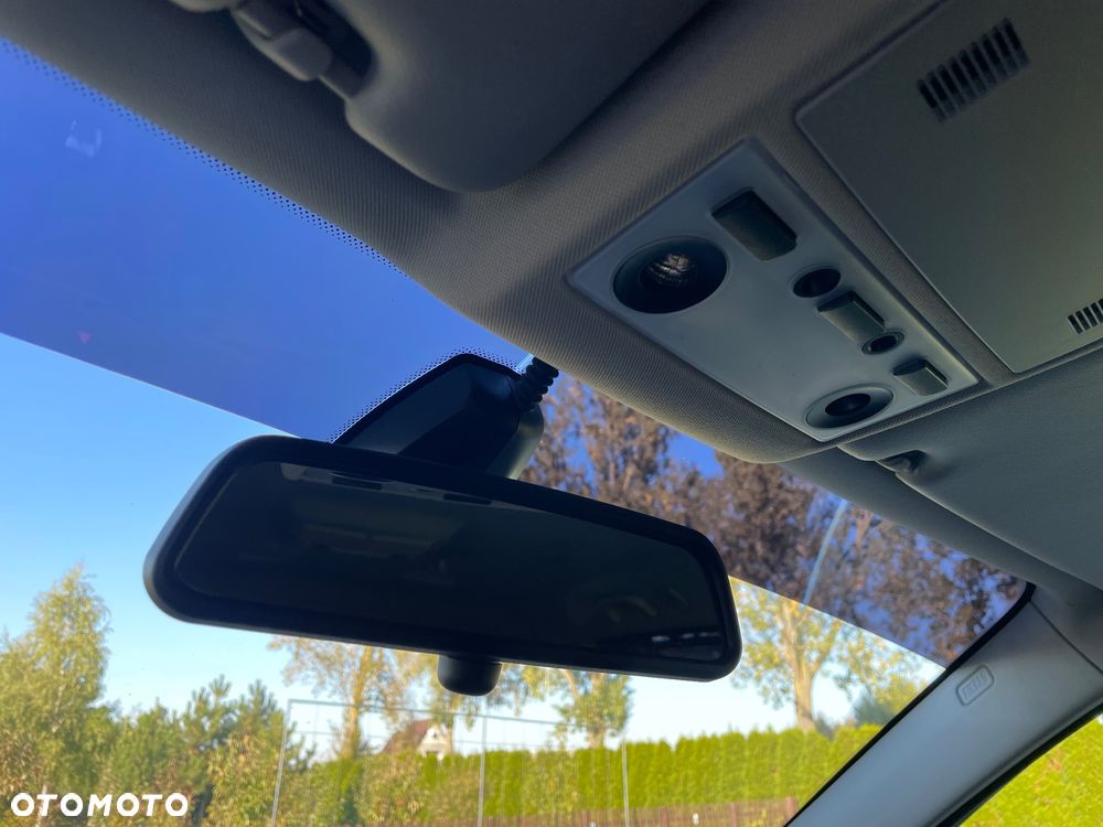 BMW Seria 5 525i Touring - 34