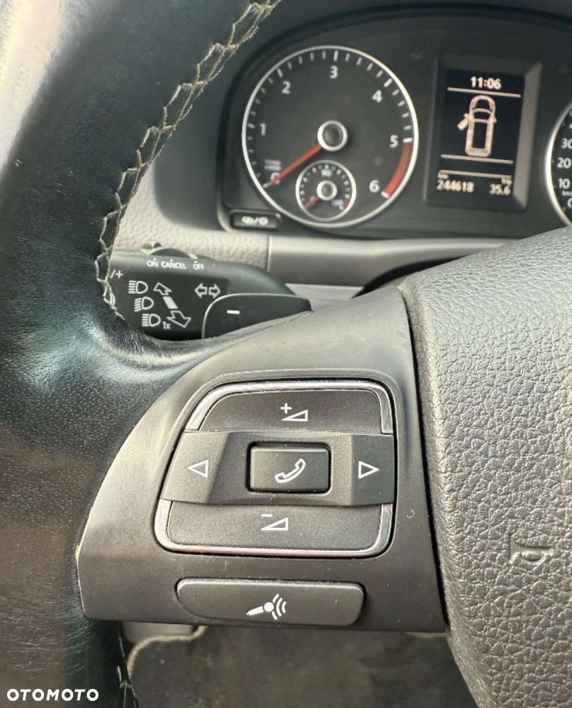Volkswagen Touran - 13