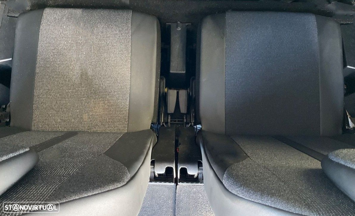 Peugeot 5008 1.2 PureTech Allure EAT8 - 10