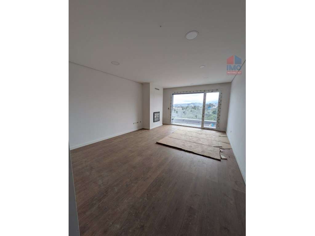 APARTAMENTO T2 NOVO | TODO EQUIPADO | CONDOMÍNIO FECHADO - Grande imagem: 2/17