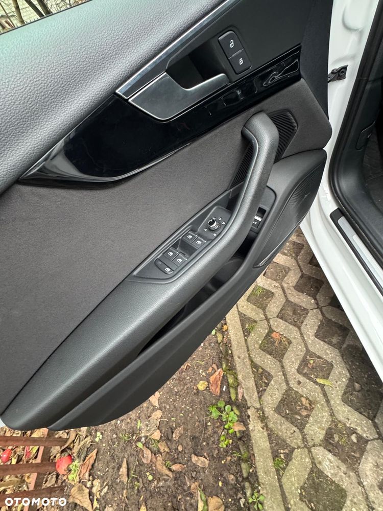 Audi A4 Limousine 45 TFSI quattro S tronic design - 17