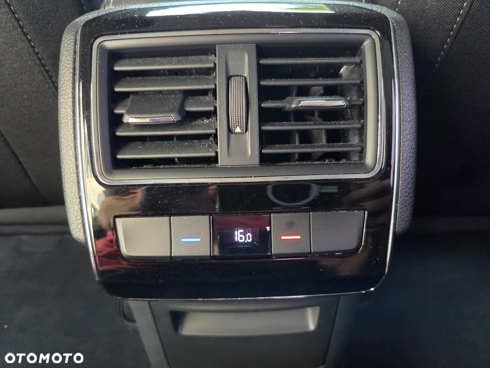 Skoda Superb 2.0 TDI DSG Premium Edition - 37