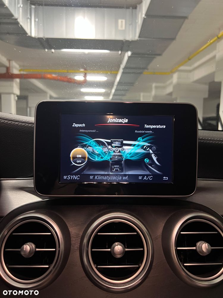 Mercedes-Benz Klasa C 300 7G-TRONIC - 12