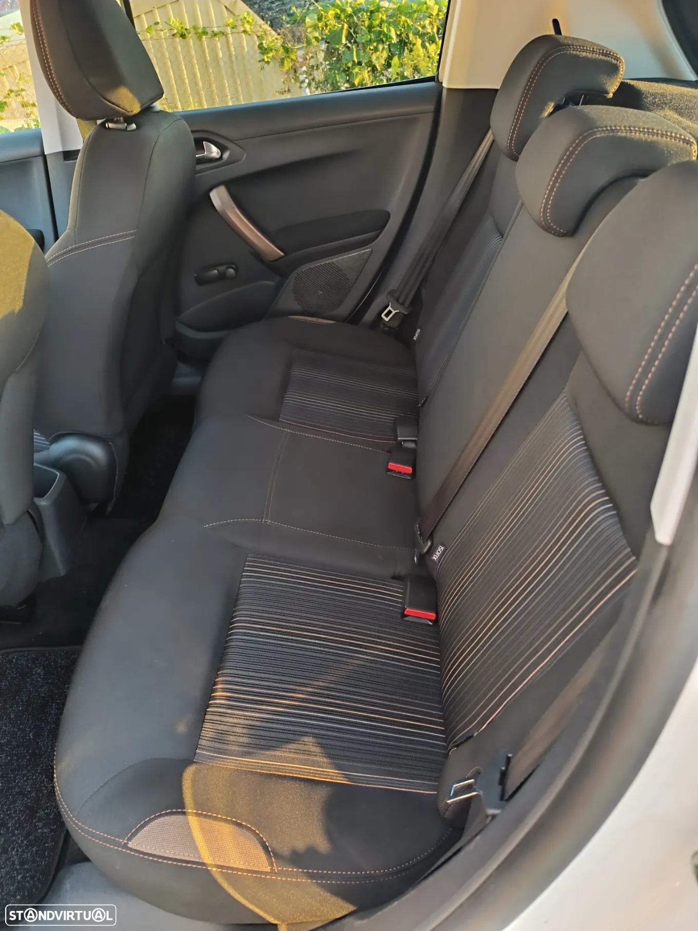 Peugeot 208 1.2 PureTech Allure - 10