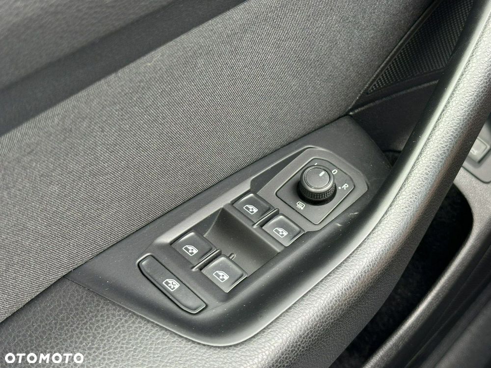 Volkswagen Passat 2.0 TDI EVO Business DSG - 17