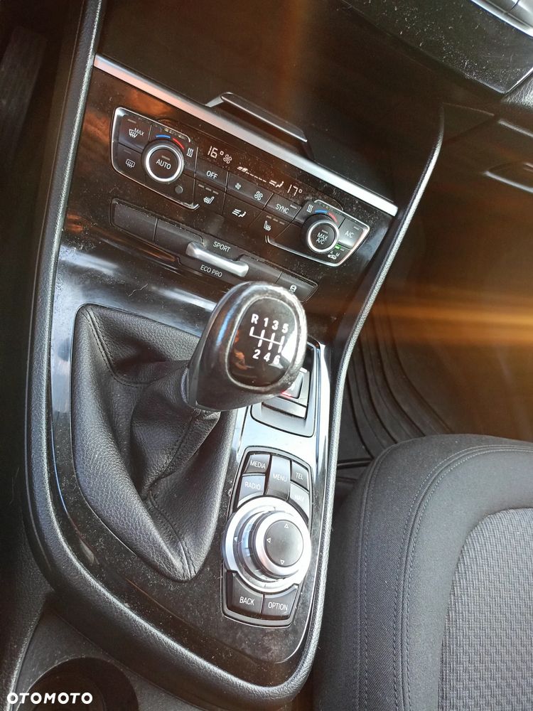 BMW Seria 2 218i - 15