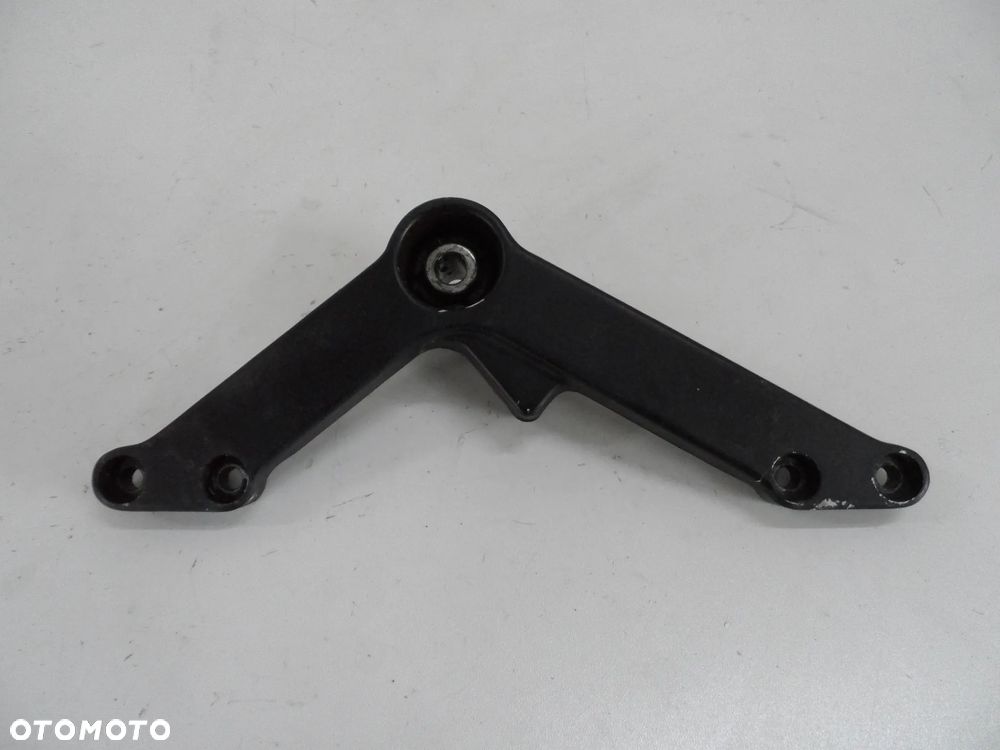 SUZUKI DL 650 mocowanie silnika P,L - 3
