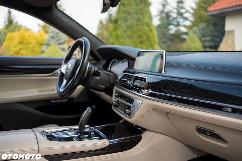 BMW Seria 7 740d xDrive - 15