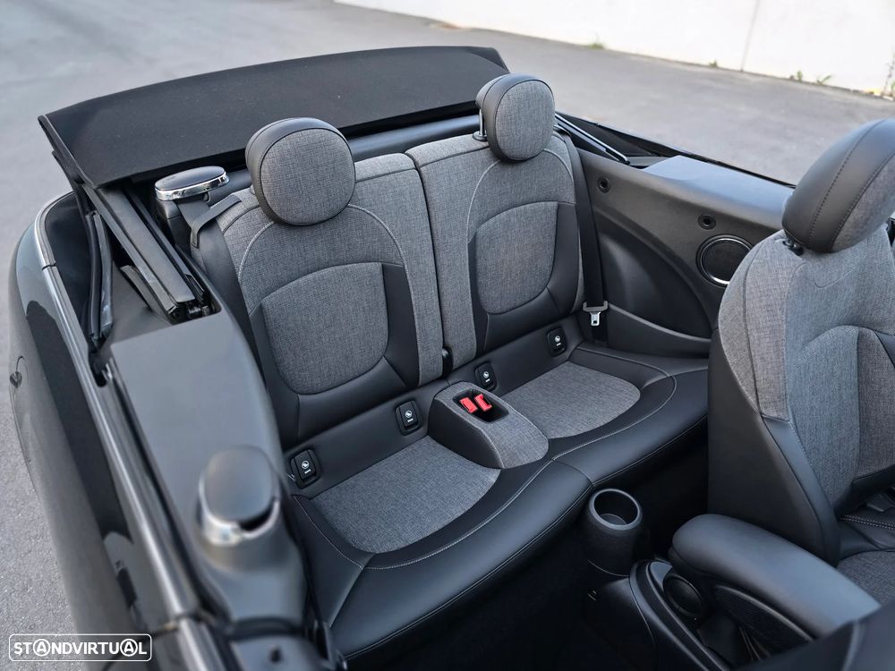 MINI Cabrio Cooper Auto. - 31