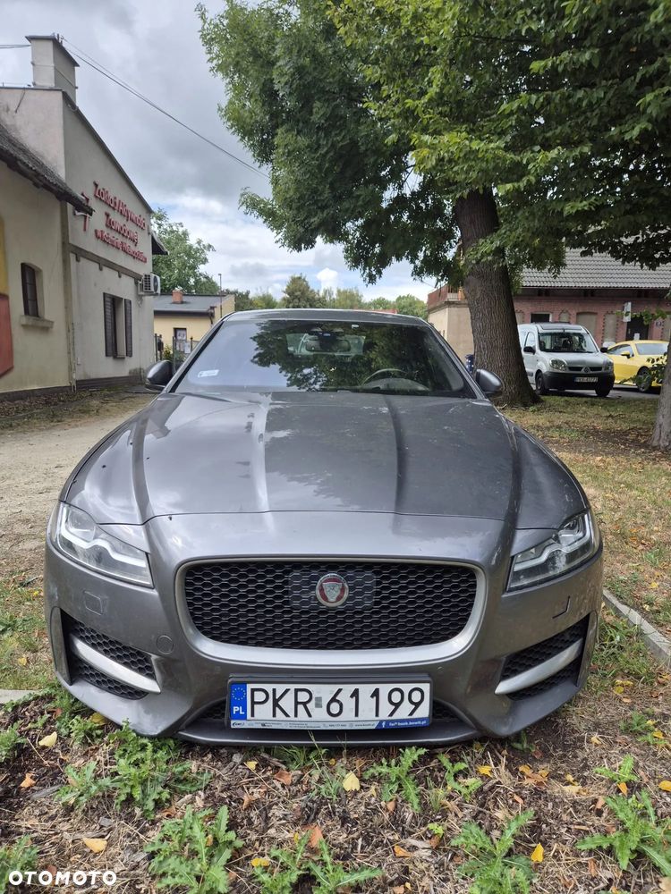Jaguar XF 2.0 i4D R-Sport - 8
