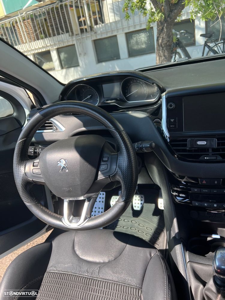 Peugeot 208 1.6 e-HDi Allure - 7