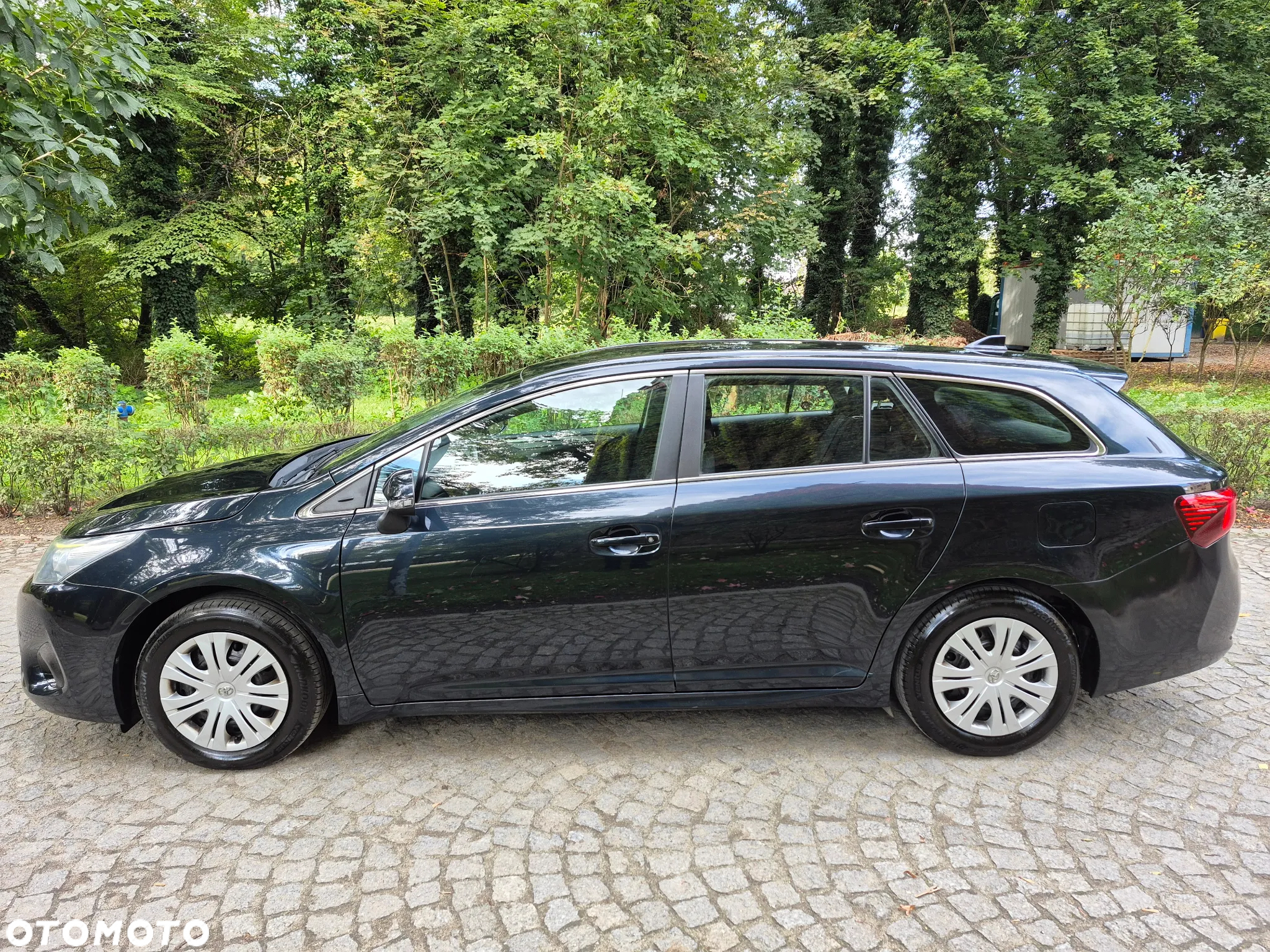 Toyota Avensis Combi 1.8 Comfort - 4