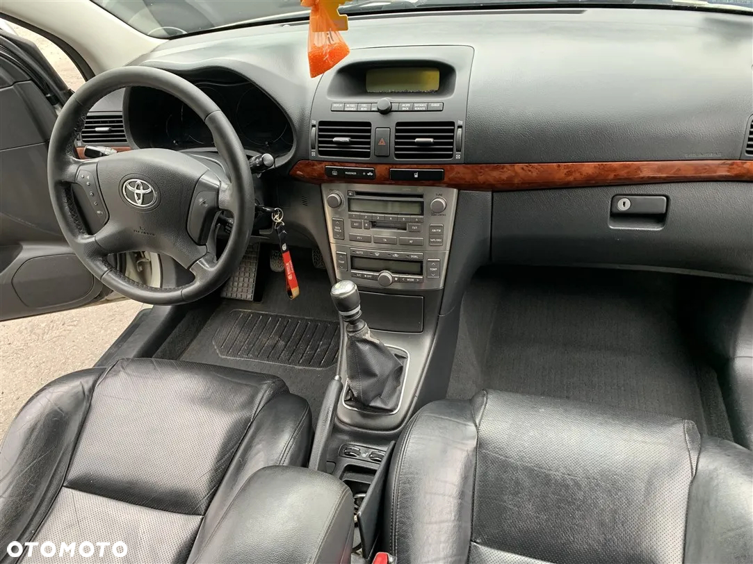 Toyota Avensis 2.2 D-4D X Premium - 16