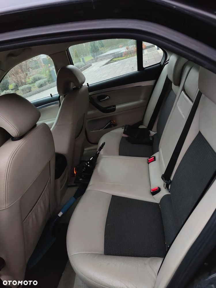 Saab 9-3 2.0 T Aero - 10