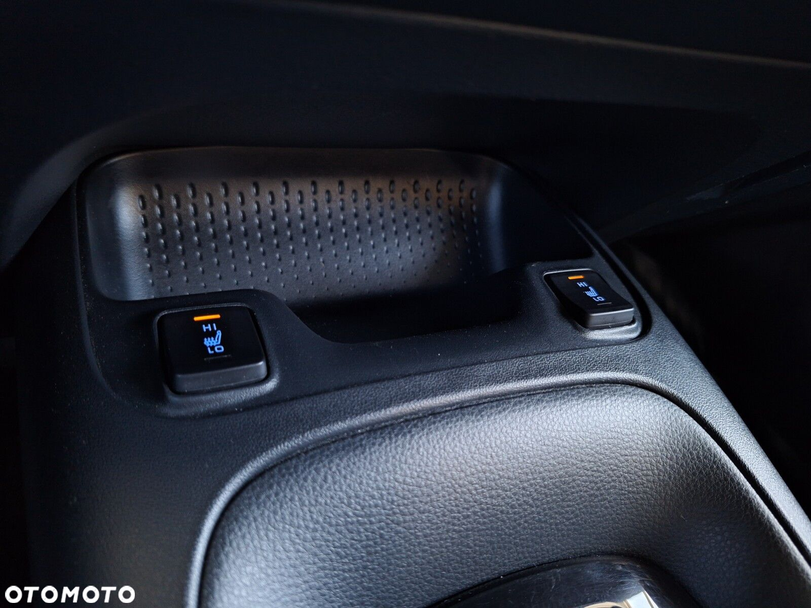 Toyota Corolla 1.8 Hybrid Comfort - 24