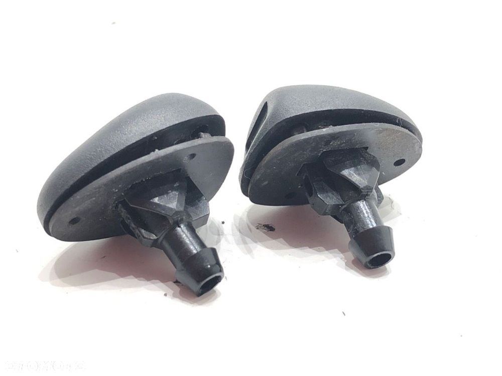 DYSZE SPRYSKIWACZY  PEUGEOT 3008 nadwozie wielkoprzestrzenne (MPV) (0U_) 2009 - 2017 1.6 HDi 84 kW - 3