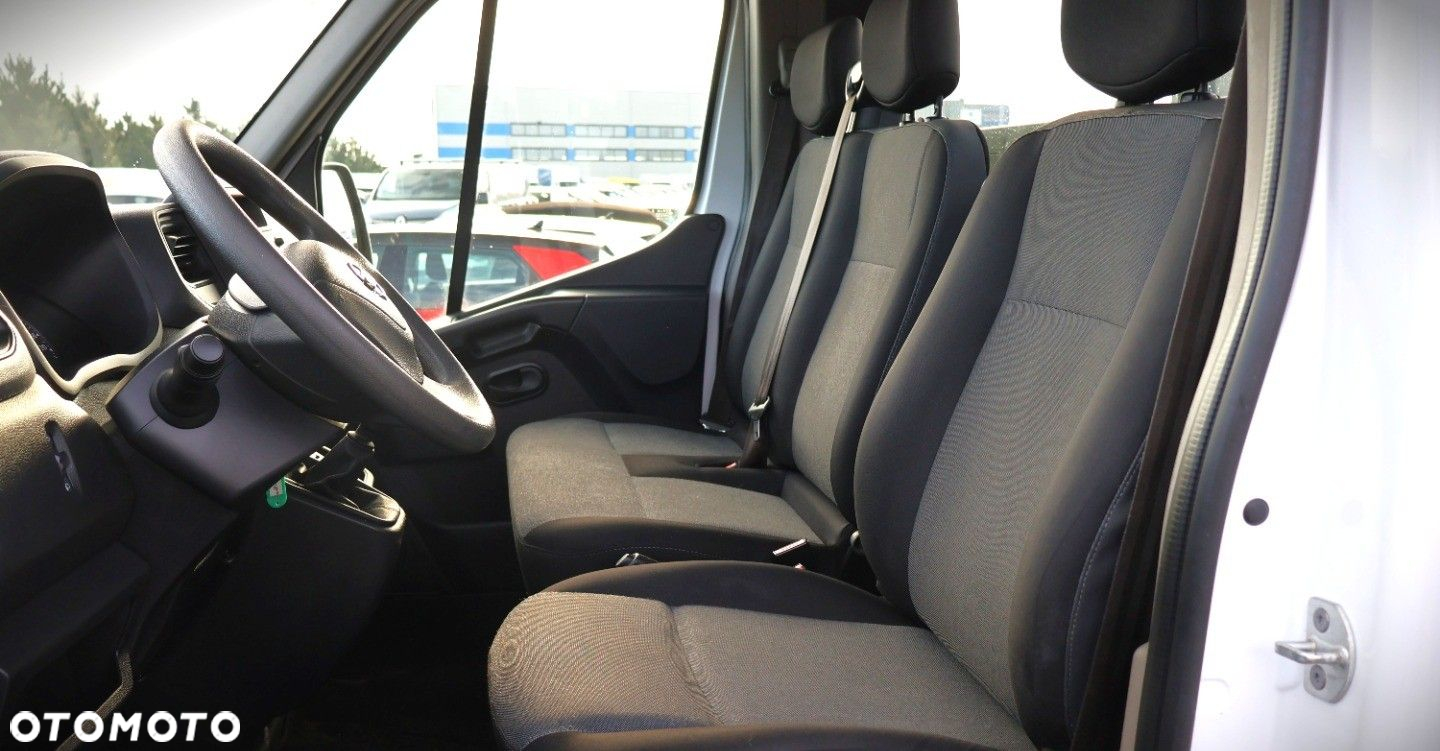 Nissan NV400 - 11