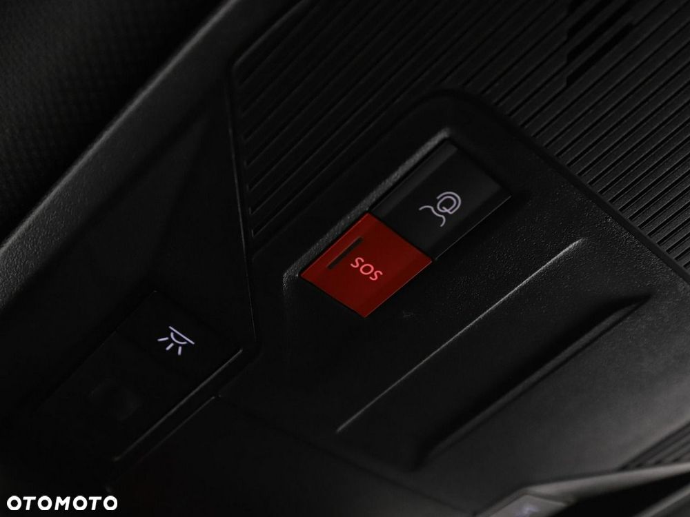 Peugeot 408 1.6 Plug-In Hybrid 225 GT EAT8 - 39