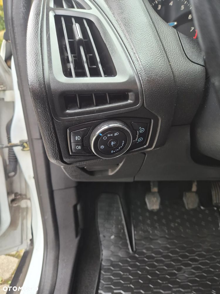 Ford Focus 1.0 EcoBoost Titanium - 30