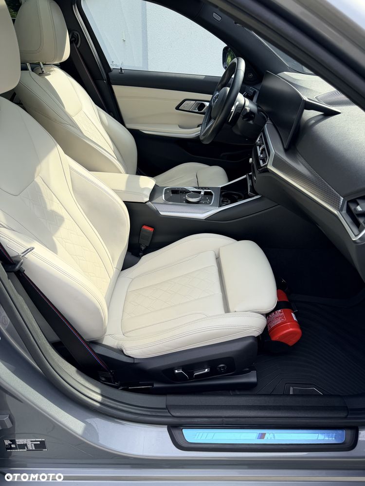 BMW Seria 3 330i xDrive M Sport - 12