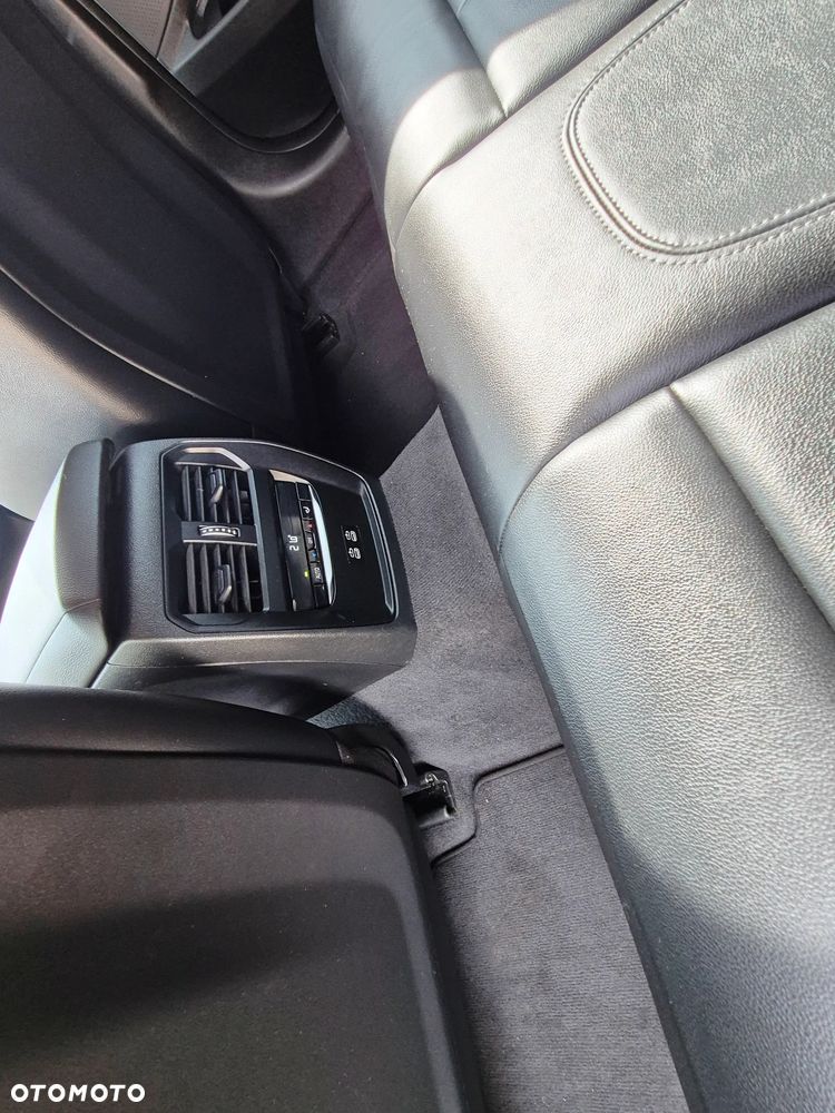 BMW Seria 3 320i Sport Line - 31