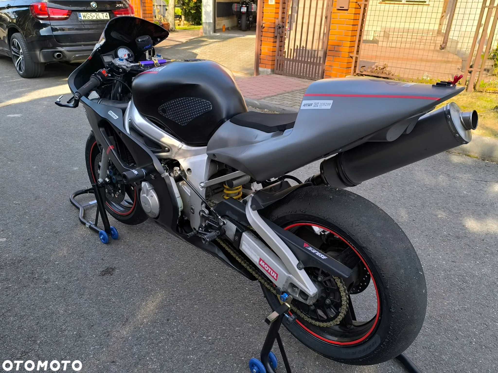 Yamaha R6 - 11