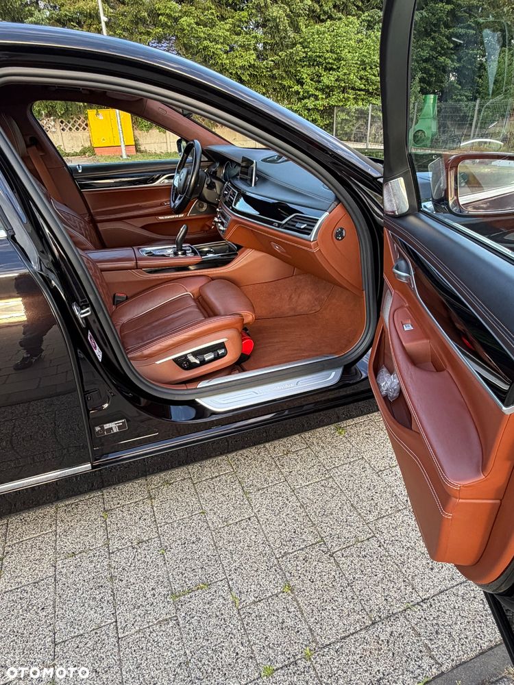 BMW Seria 7 750Li - 10