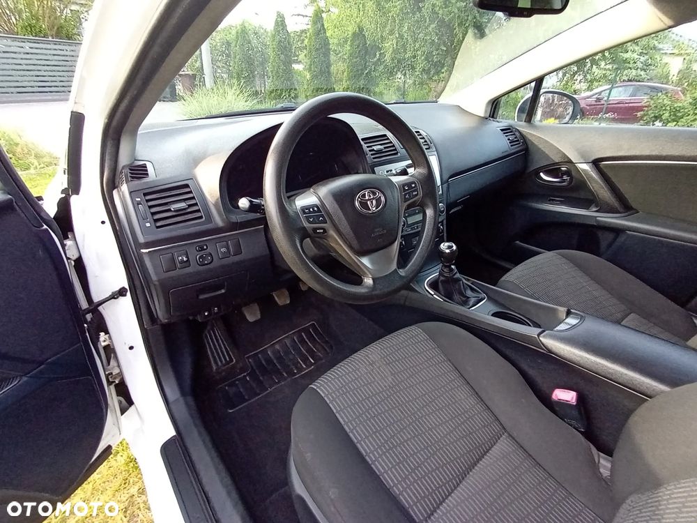 Toyota Avensis - 39